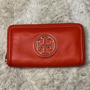 Like New Tory Burch Orange Amanda Continental Leather Zip Wallet